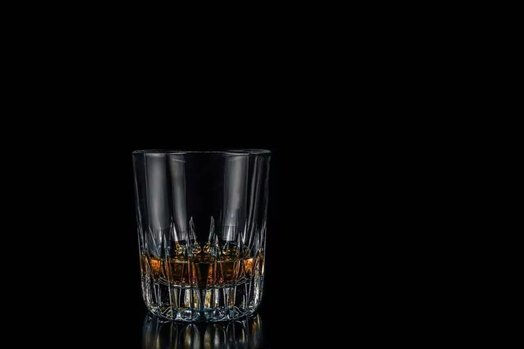 Vaso rock glass para servir whisky en bares y restaurantes