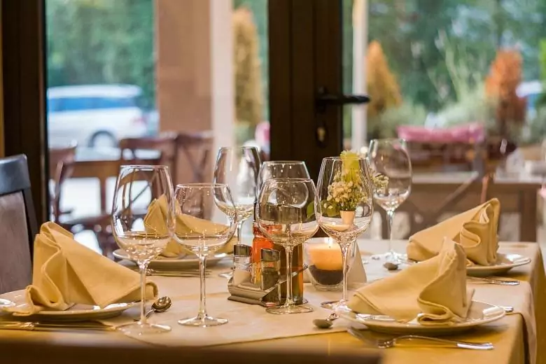 Coste de decoración y accesorios a la hora de montar un restaurante